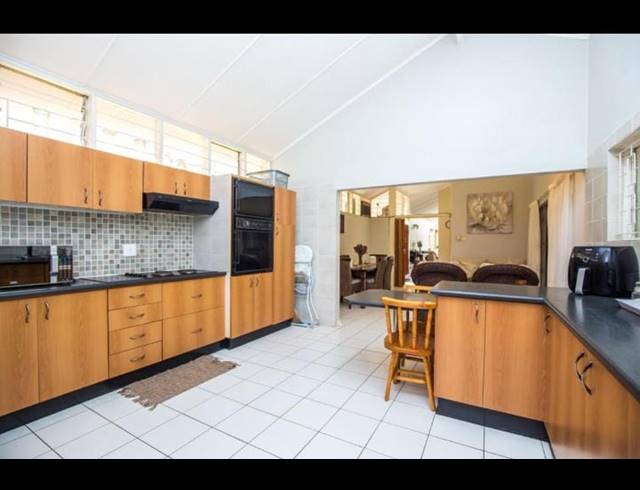5 BEDROOM HOUSE FOR SALE IN GLENMORE